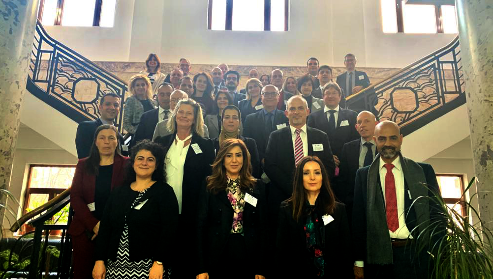 Round table event group picture