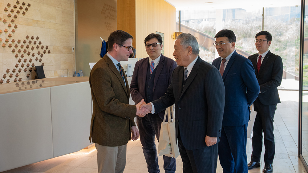 Today Eurojust President Mr Michael Schmid met with H.E. Mr Chung-Kwang Tien, Taipei Representative to the Netherlands