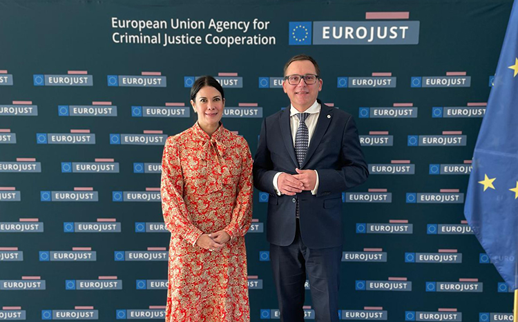 President Hamran and Ms Ana Cristina Rodríguez Pineda, Ambassador of the Republic of Guatemala .