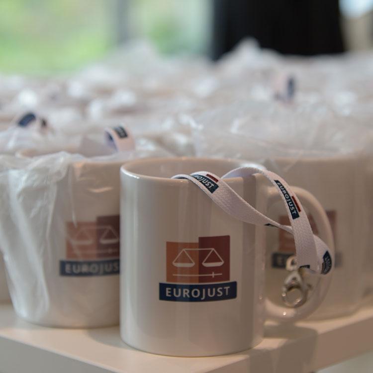 Low- and middle-value contracts