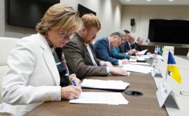 Group signing of the JITs agreement
