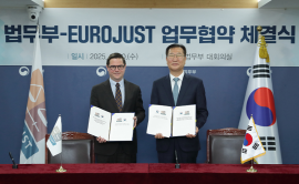 Eurojust President Mr Michael Schmid  and Minister of Justice of the Republic of Korea Mr. Park Sung-jae