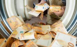 Money in washing machine 